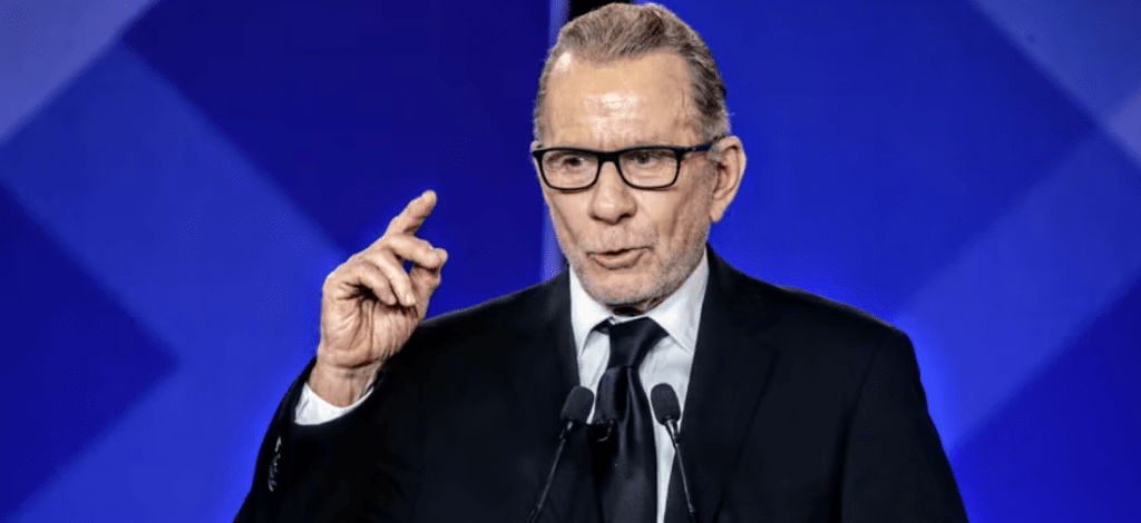 Ricardo Belmont, asegura que Roberto Sánchez de Juntos por el Perú “traicionó a Pedro Castillo” 